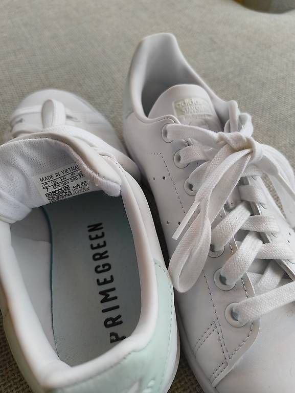 Damenschuhe: Adidas Sneakers mint Gr. 38 – Gebraucht aus Nänikon von Manta87 2