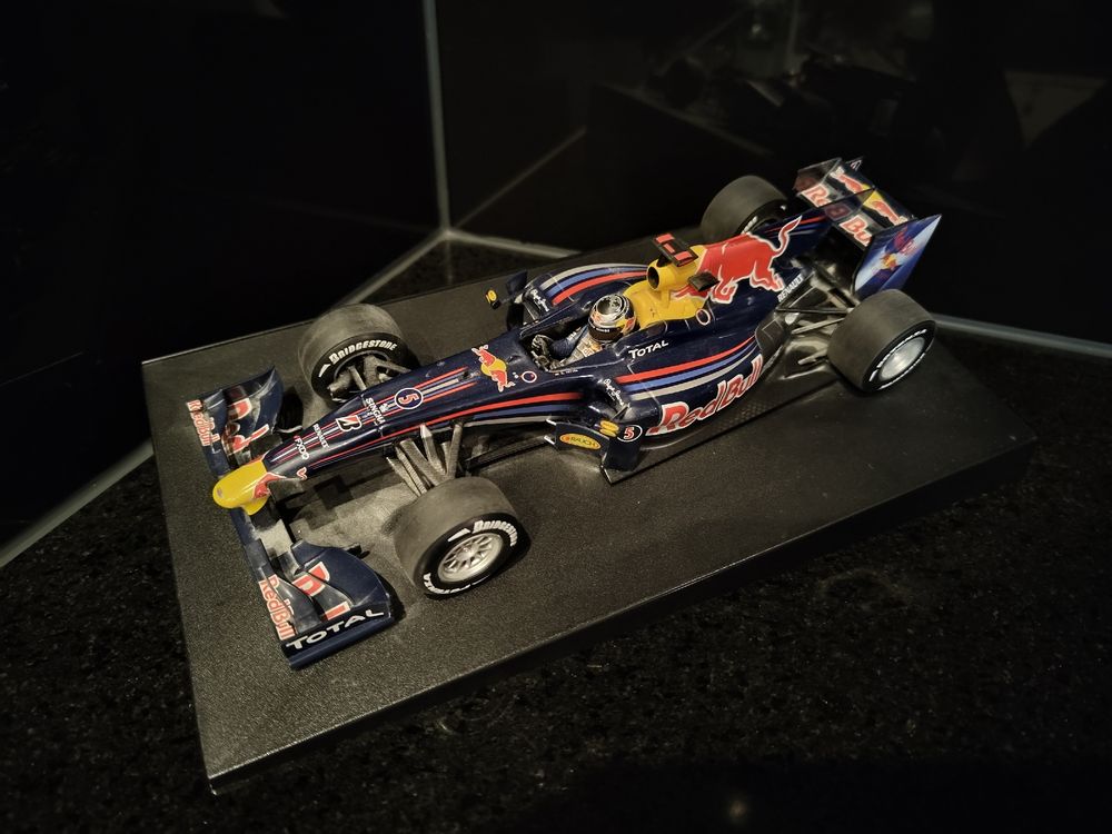 F1 Red Bull RB6 1:18 Sebastian Vettel Model