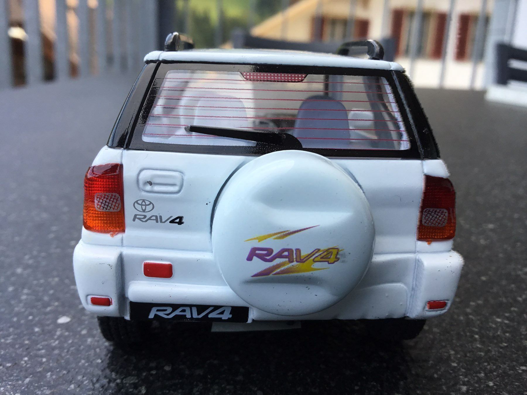 Toyota Modellautos: Toyota RAV4 – Neu (gemäss Beschreibung) aus Erlenbach im Simmental von Model_box 4