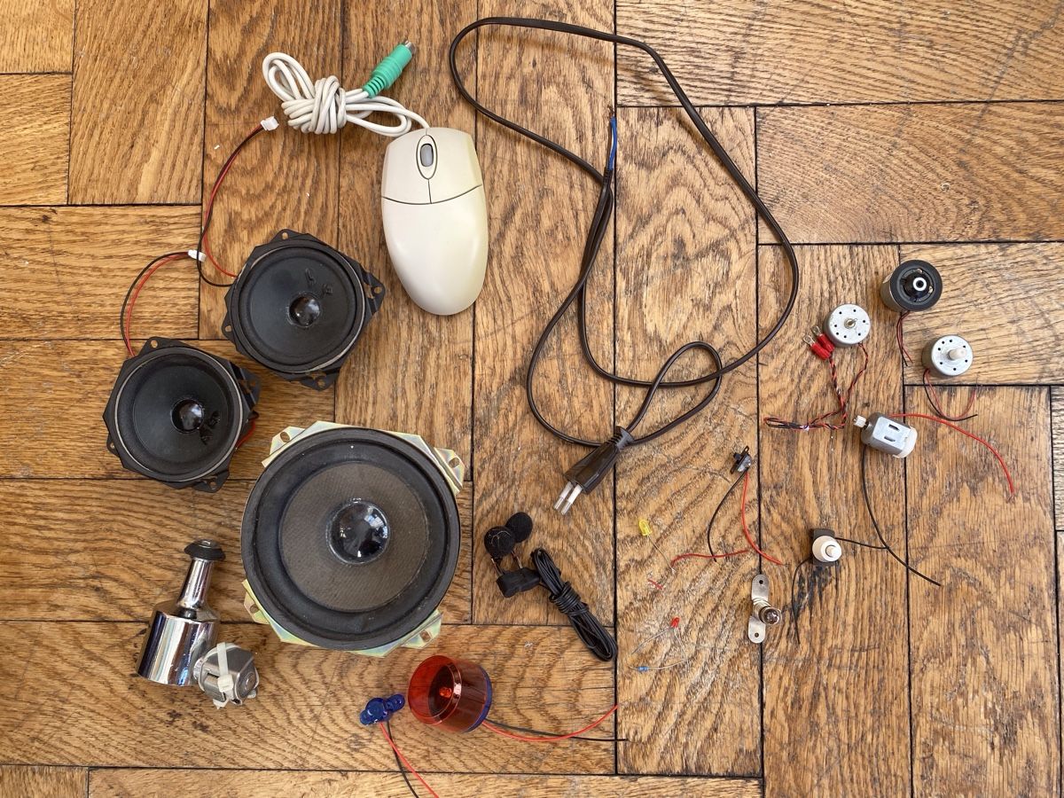Componenti elettronici: diverse Elektroteile zum Basteln – Usato da Rorschach venduto da Fliegenflieger