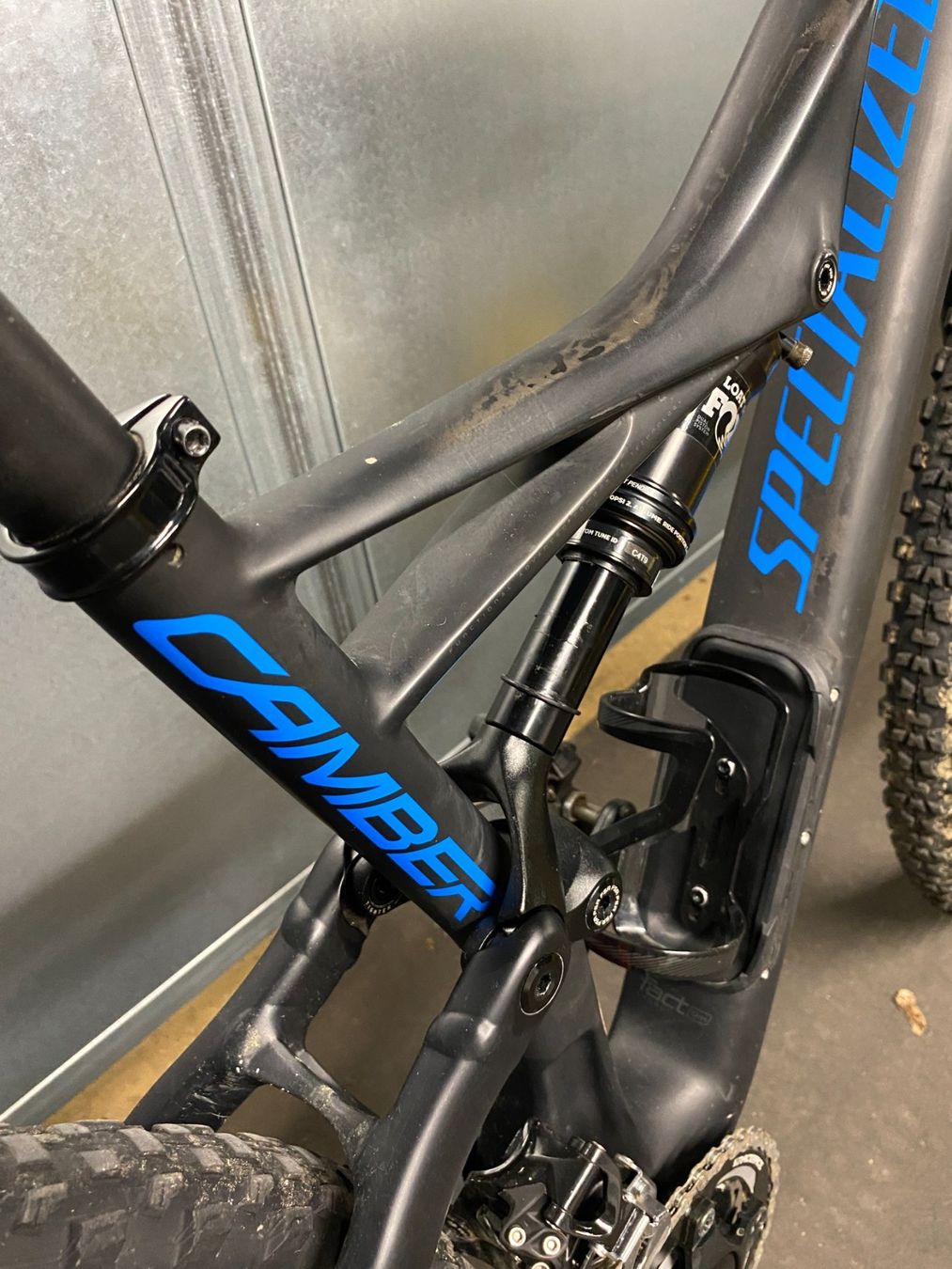 Specialized Biciclette: Specialized Camber Comp Carbon JG 2017 – Usato da Zug venduto da  5