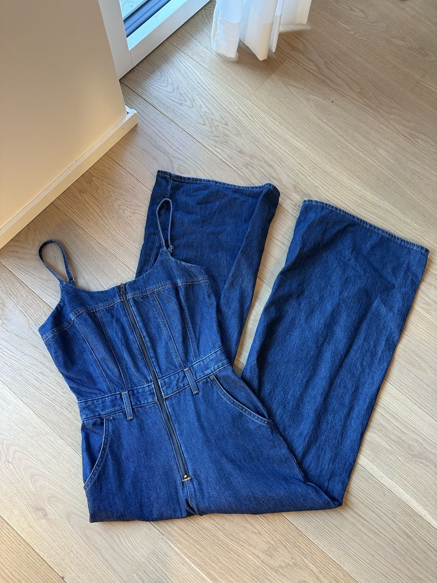Levi's Jumpsuits: Levi’s overalls size M - never worn – Gebraucht aus St. Niklausen LU von lau_259n