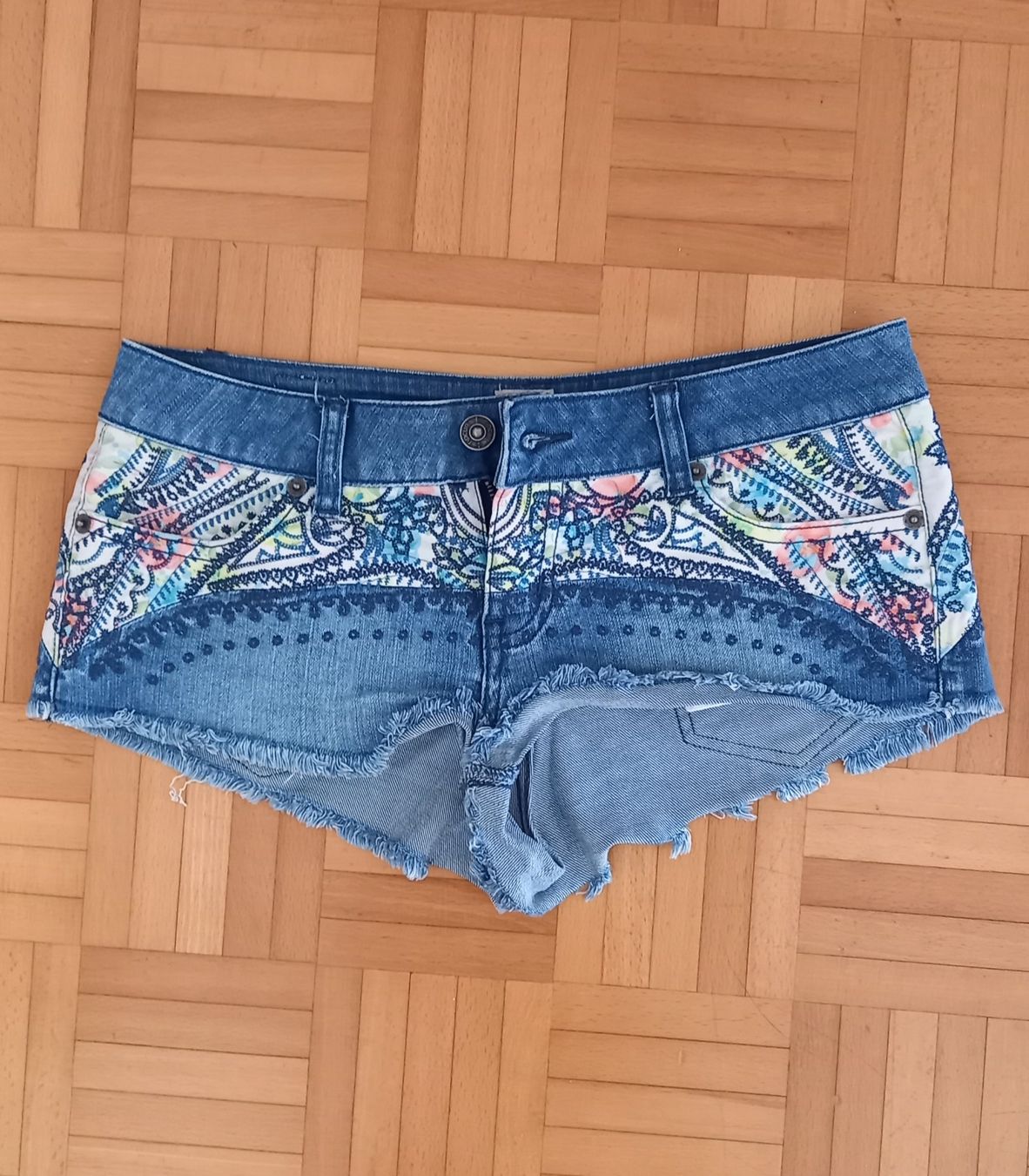 Pantaloni: Shorts / Hose Top Zustand – Usato da Winterthur venduto da Gabi_89 1