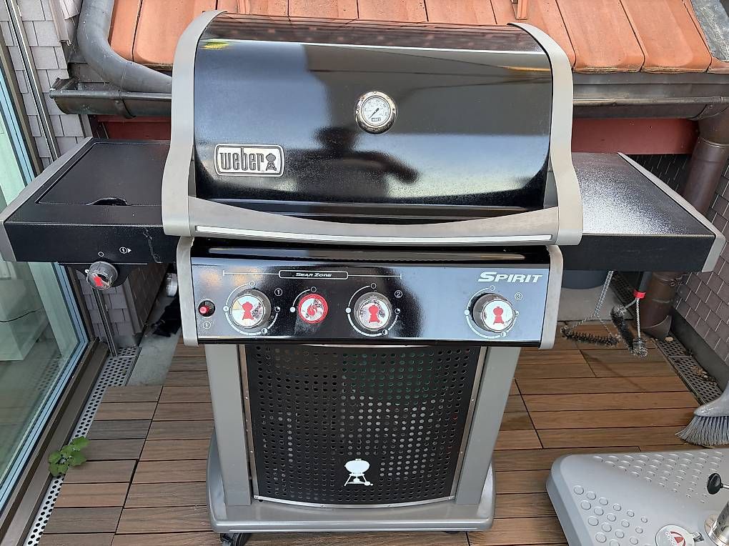 Weber Grils: Weber Spirit E-330 Classic Gasgrill – D'occasion à Cham par ivin82 1