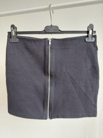 Schwarzer Minirock mit Reissverschluss, H&M, Gr. 38