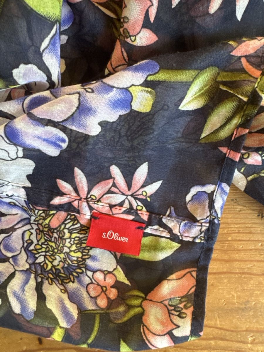 S.Oliver Foulards, Tücher & Schals: s.Oliver Schal, Dunkelblau mit Blumenmuster, Sommer-Look – Neu (gemäss Beschreibung) aus Mauren von ducducturi 3