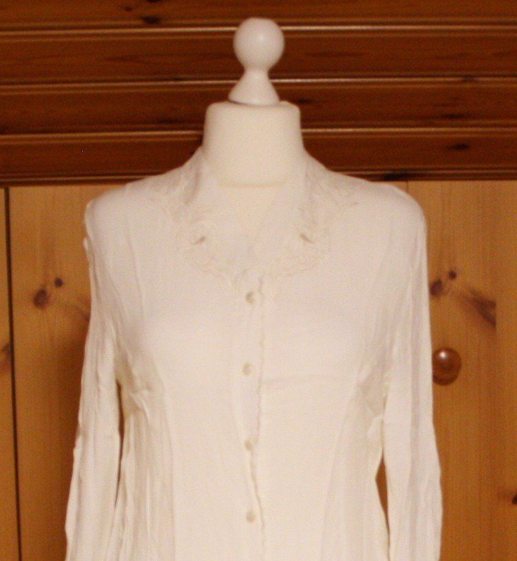 Camicette: Bluse weiss Gr. M – Usato da Flüelen venduto da Diversicum-Vintage 2