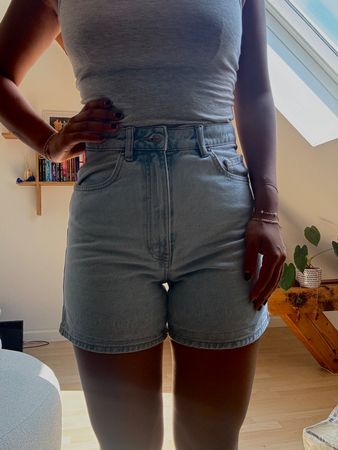 Zara Jeansshorts hellblau Grösse S guter Zustand