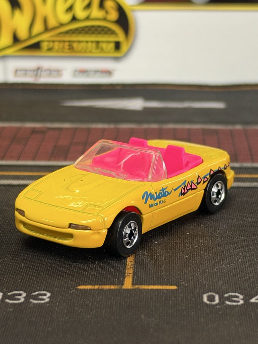 Hot Wheels Modellautos: Hot Wheels Mazda MX-5 Miata jaune – Gebraucht aus rolle von Noma-collectible 1