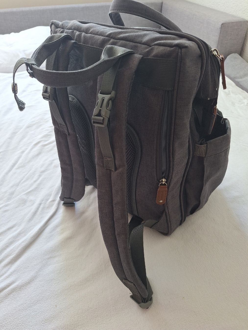 Borse & Zaini: Wickelrucksack mit Bettfunktion grau – Usato da Beromünster venduto da Henri_78 1