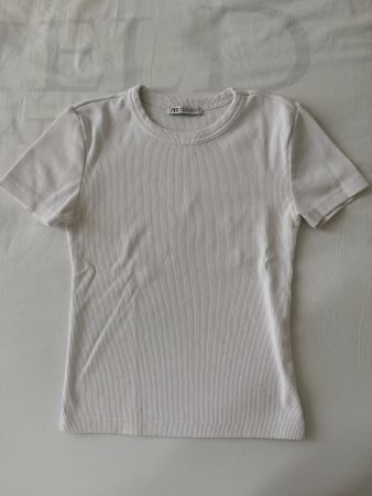 Basic T-Shirt gerippt in weiss