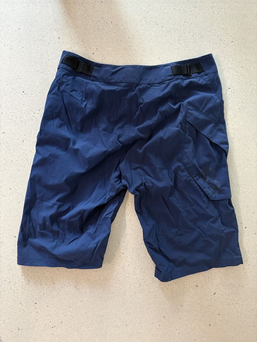 Fox Pantaloni: Fox Ranger Bike Hose kurz – Usato da Liebefeld venduto da Rugenparkson 2
