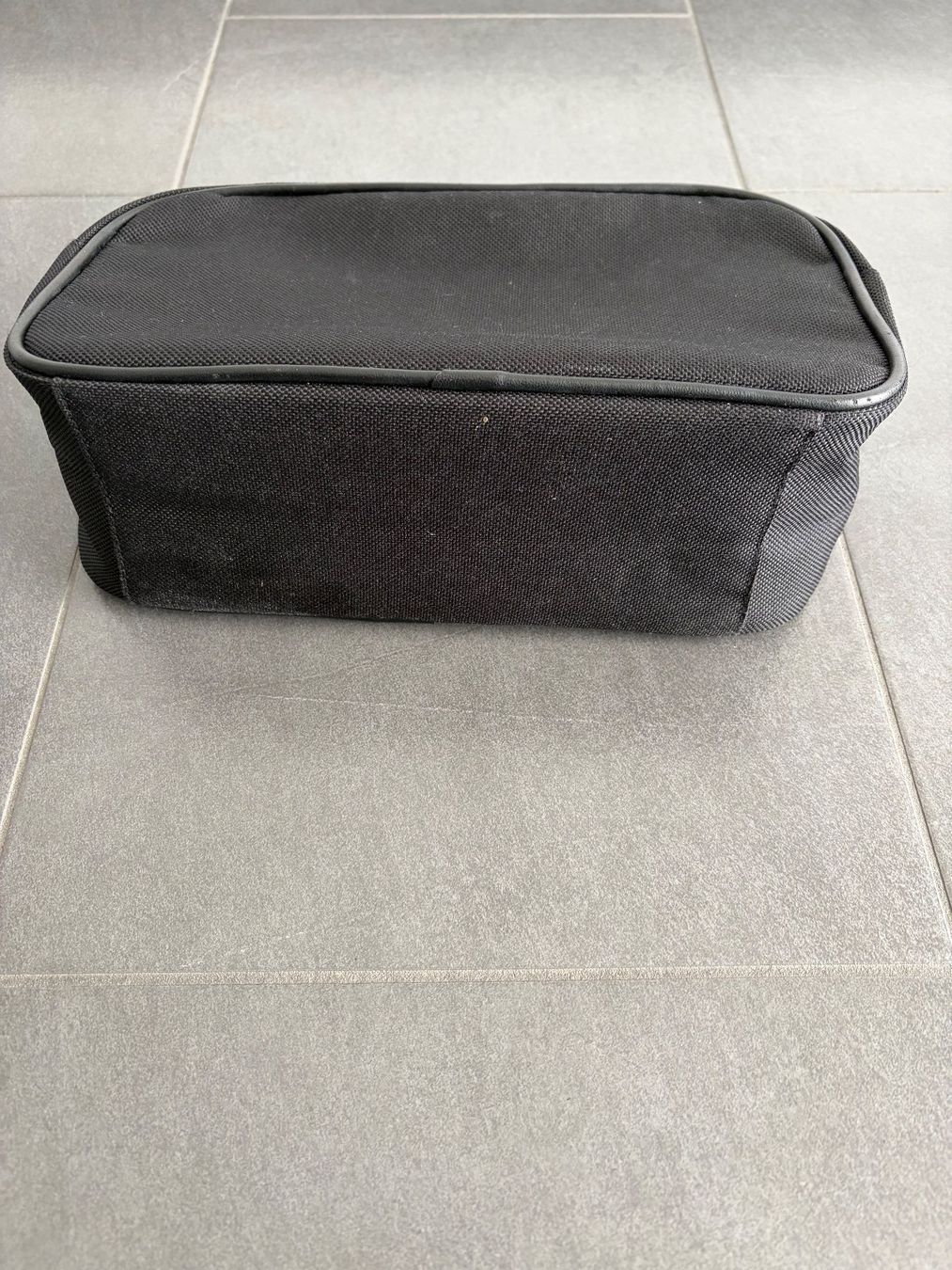Hugo Boss Custodie per cosmetici: Necessaire Schwarz – Usato da Beinwil am See venduto da den_p9db 3