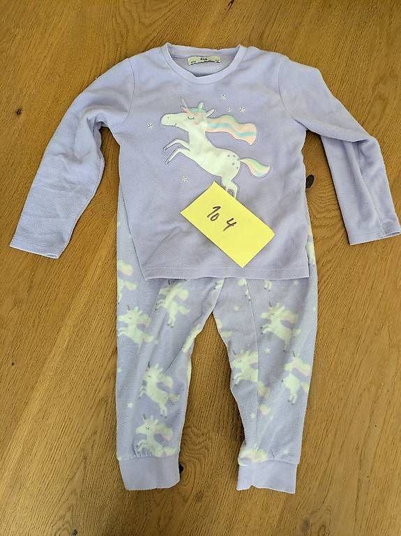 Lotti & Set di vestiti: Grösse 104: Kleiderwundertüte :-) – Usato da Turbenthal venduto da Famara2010 1