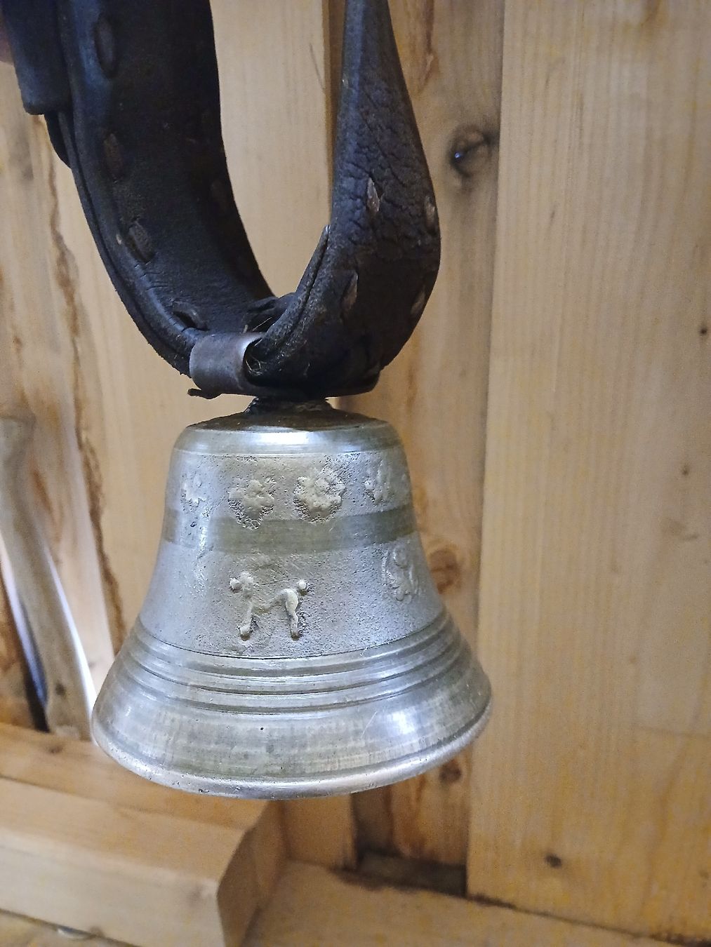 Glocken & Treicheln: 3 alte Glöggli – Gebraucht aus Guggisberg von dur-gug 2