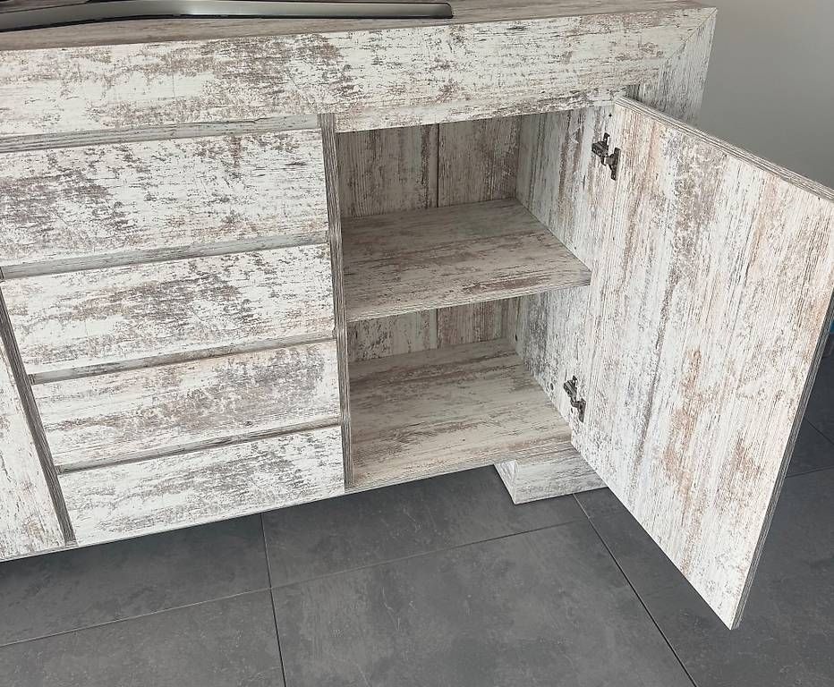 Commodes: Stylische Kommode, gratis abzuholen – D'occasion à Tagelswangen par Pittis9 1