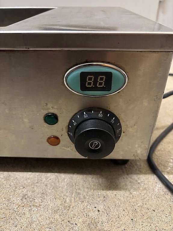 Elettrodomestici da cucina: Gastro Warmhaltegerät aus Edelstahl – Usato da Liestal venduto da raz_5ynj 1