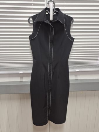Robe noire sans manches taille xs/S bon état