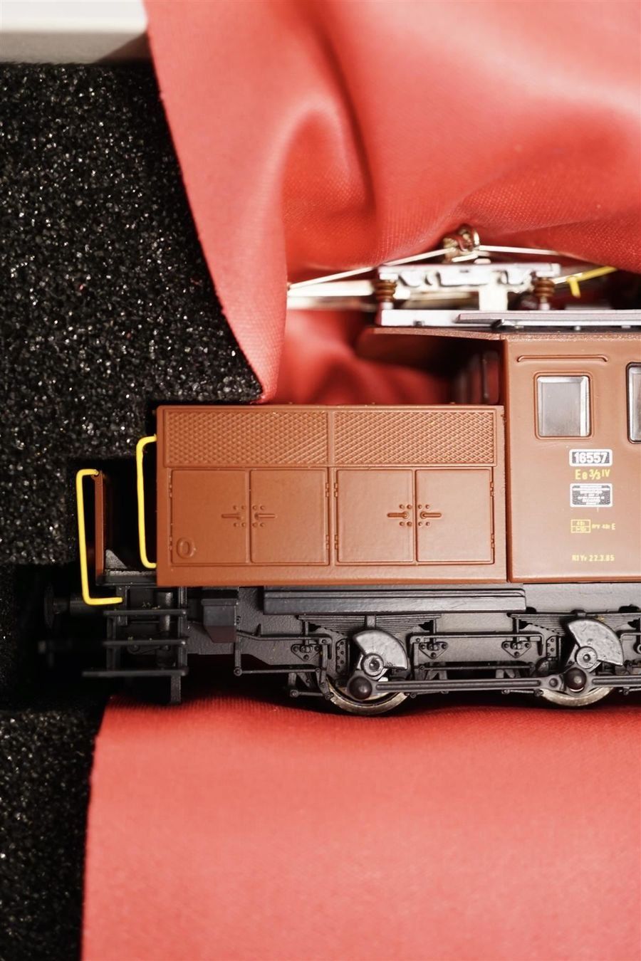 Modellini di ferrovie: CE Rivarossi Ersatz Einsatz zu Ee 3/3 – Nuovo (secondo la descrizione) da Uetendorf venduto da tigermuegi 1