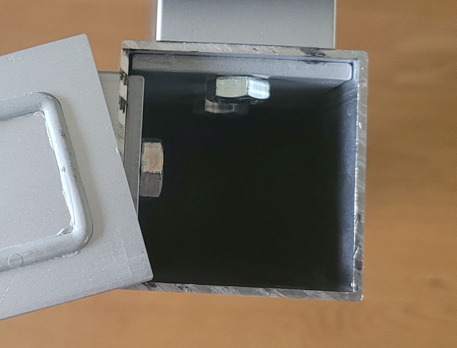 Interio Tavoli: Schicker Esstisch in elegantem Design – Usato da Zürich venduto da Ch250157 4