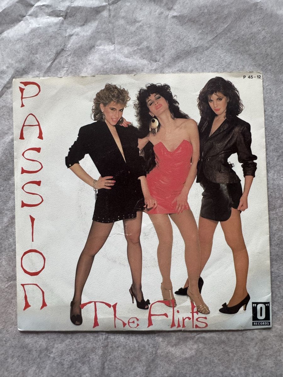 Dischi in vinile: The Flirts - Passion - 7" Single - 80s/Italo Disco – Usato da Rorbas venduto da BlackstarRecords