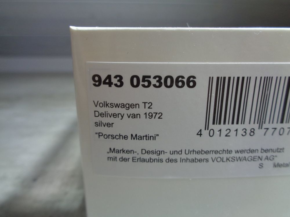 thumbnail image 2 of Set Of 4 Square Front Brake Pads For VW T2 Bay Window 1972-1979 - Just Kampers 251698151D 2 of 2