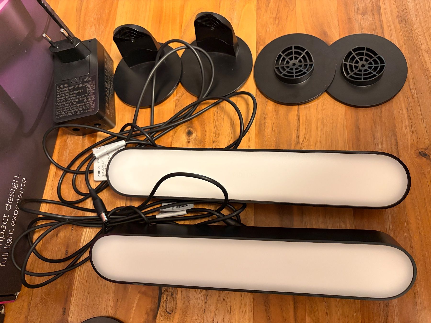 Philips Home Cinema: Philips Hue Play HDMI Sync Box + 4x Philips Hue Play – Usato da Hergiswil NW venduto da Feybyen 6