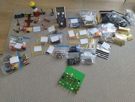 Lego Konvolut mit Figuren und coolen Teilen aus ca. um 2013