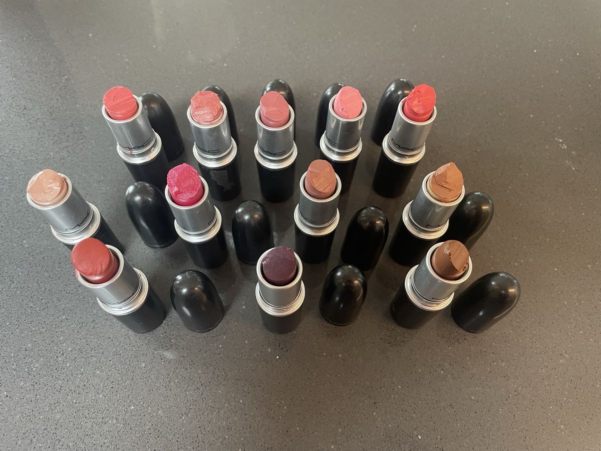 Mac Cosmetics Make-up: 12 Lippenstifte von Mac – Usato da Müllheim-Dorf venduto da Wilernaescht 1