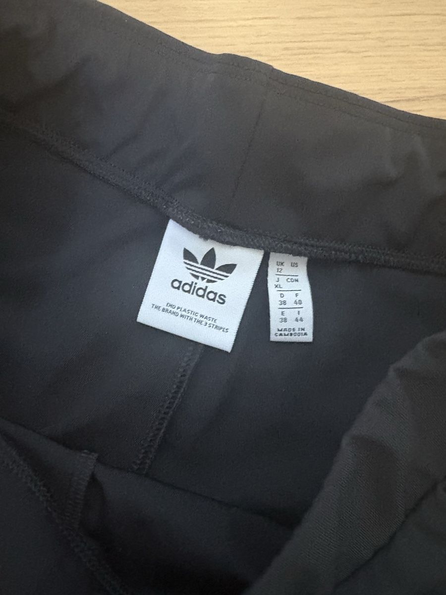 Adidas Leggings: Adidas Leggings Flared M – Neuf (Voir description) à Zürich par chloe26 1