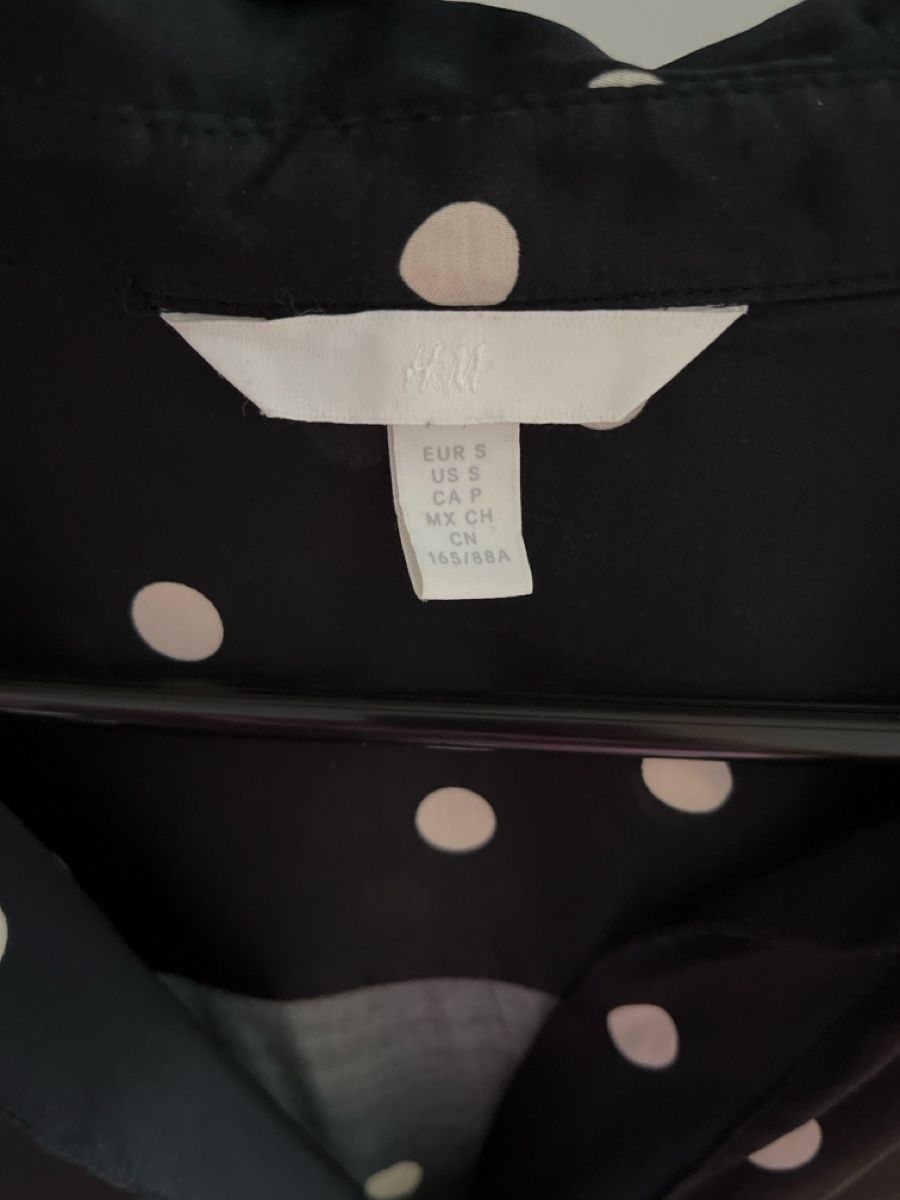 H&M Camicette: H&M Blouse, Size S, Black with White Dots - Viscose – Usato da Luzern venduto da worn_by_Ana 2