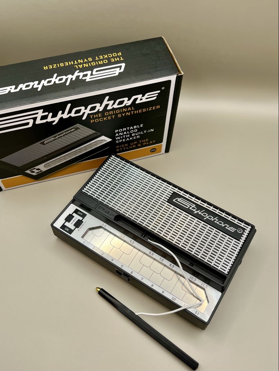 Musikinstrumente: Vintage Stylophone Pocket Synthesizer – Neu und originalverpackt aus Bern von RussianDoll