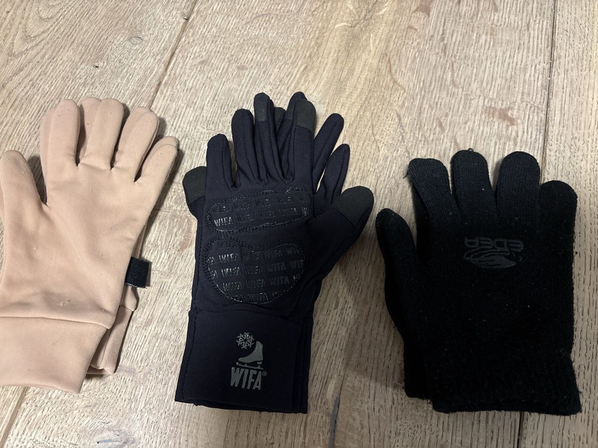 Lotti & Set di vestiti: Eiskunstlauf Set Gr. 122/128 – Usato da Birmensdorf ZH venduto da Duraj 3