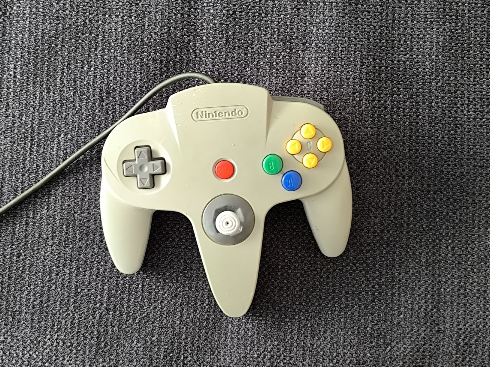 Nintendo Console: Nintendo N64 Bundle with 3 Games and Controller – Usato da Zürich venduto da max_h 1