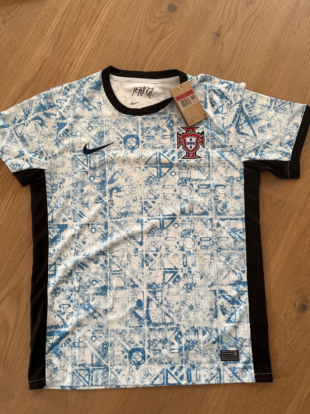 Canottiere & Pantaloni: Fussballtrikots – Nuovo e nell'imballaggio originale da Rorschacherberg venduto da Snowwomen