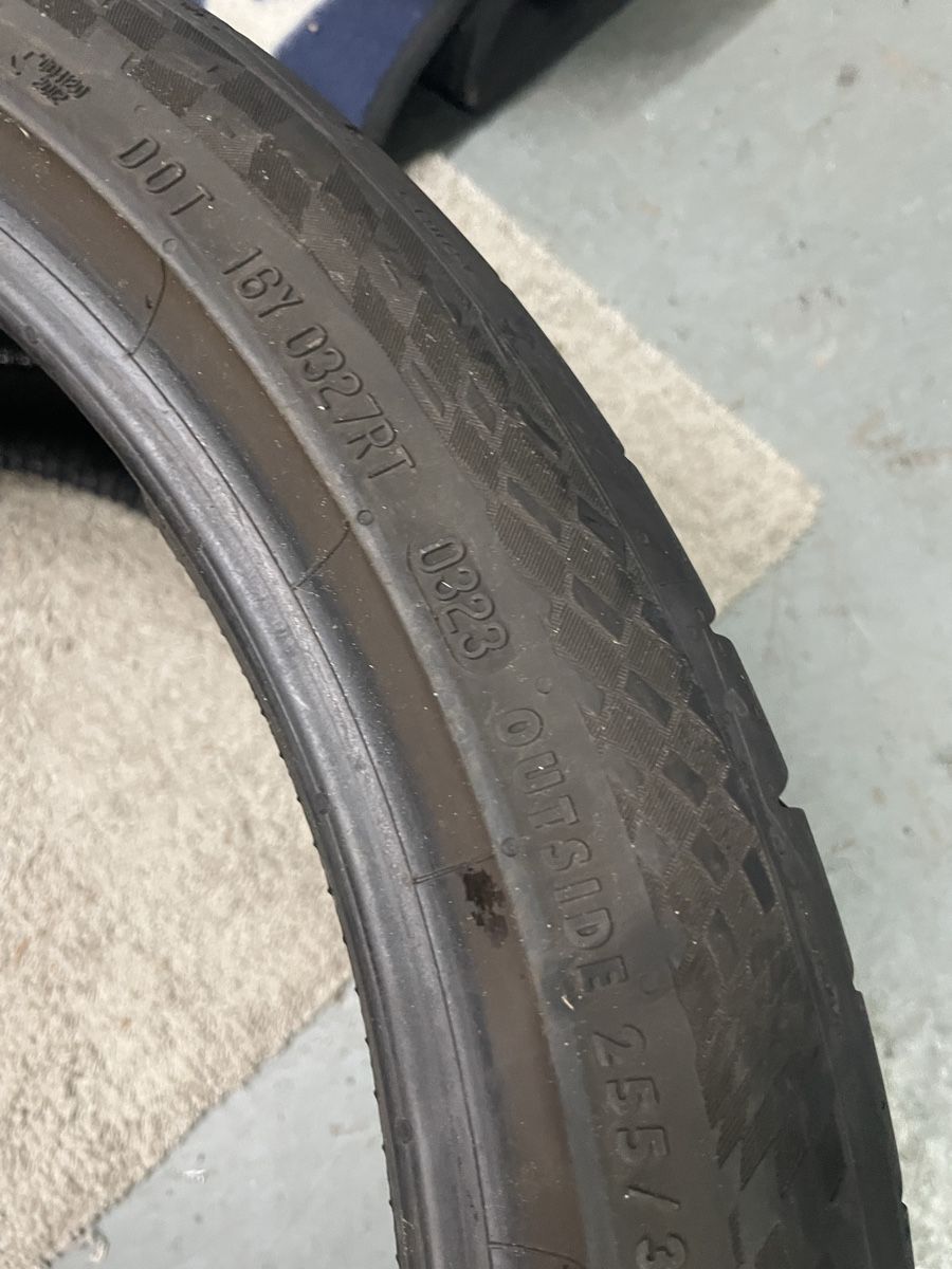 Pneumatici & Ruote complete: 2x Continental Sommerpneu 255/35R19 – Usato da Sirnach venduto da MotionModular 4