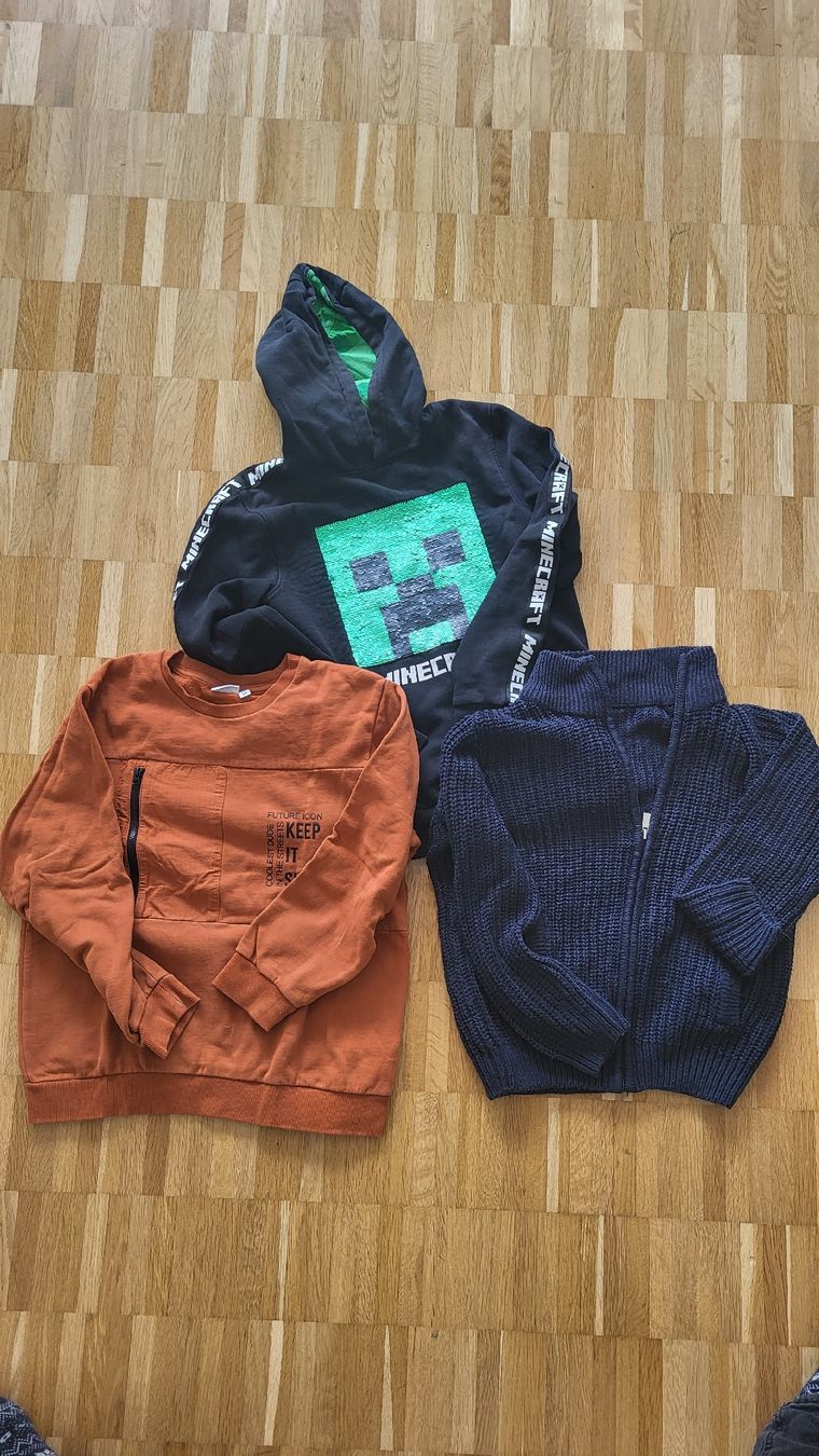 Kleiderpakete & -sets: 3 Pullis Gr 134/140 – Gebraucht aus Ipsach von kgr_x77q