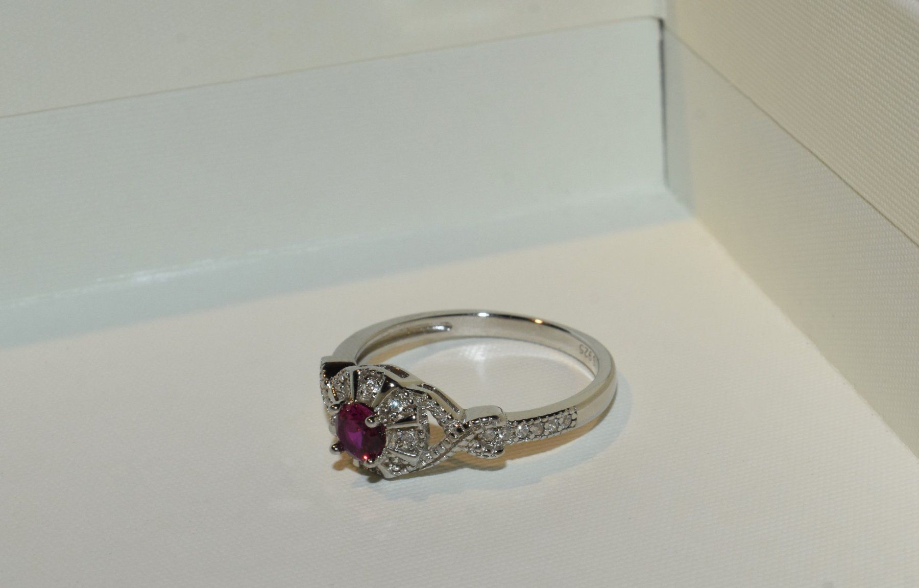 Anelli: Silber Ring mit Rubin, Gr. 7, Neu – Nuovo e nell'imballaggio originale da Laufen venduto da flowerfan 4