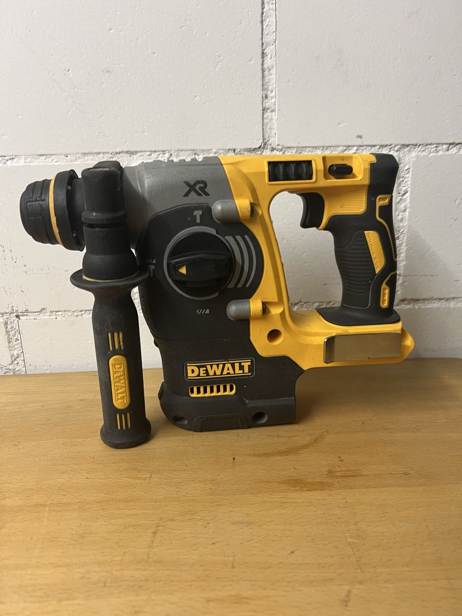 Dewalt Trapani: Dewalt DCH273 Bohrhammer 18V – Usato da Holziken venduto da 181281 1