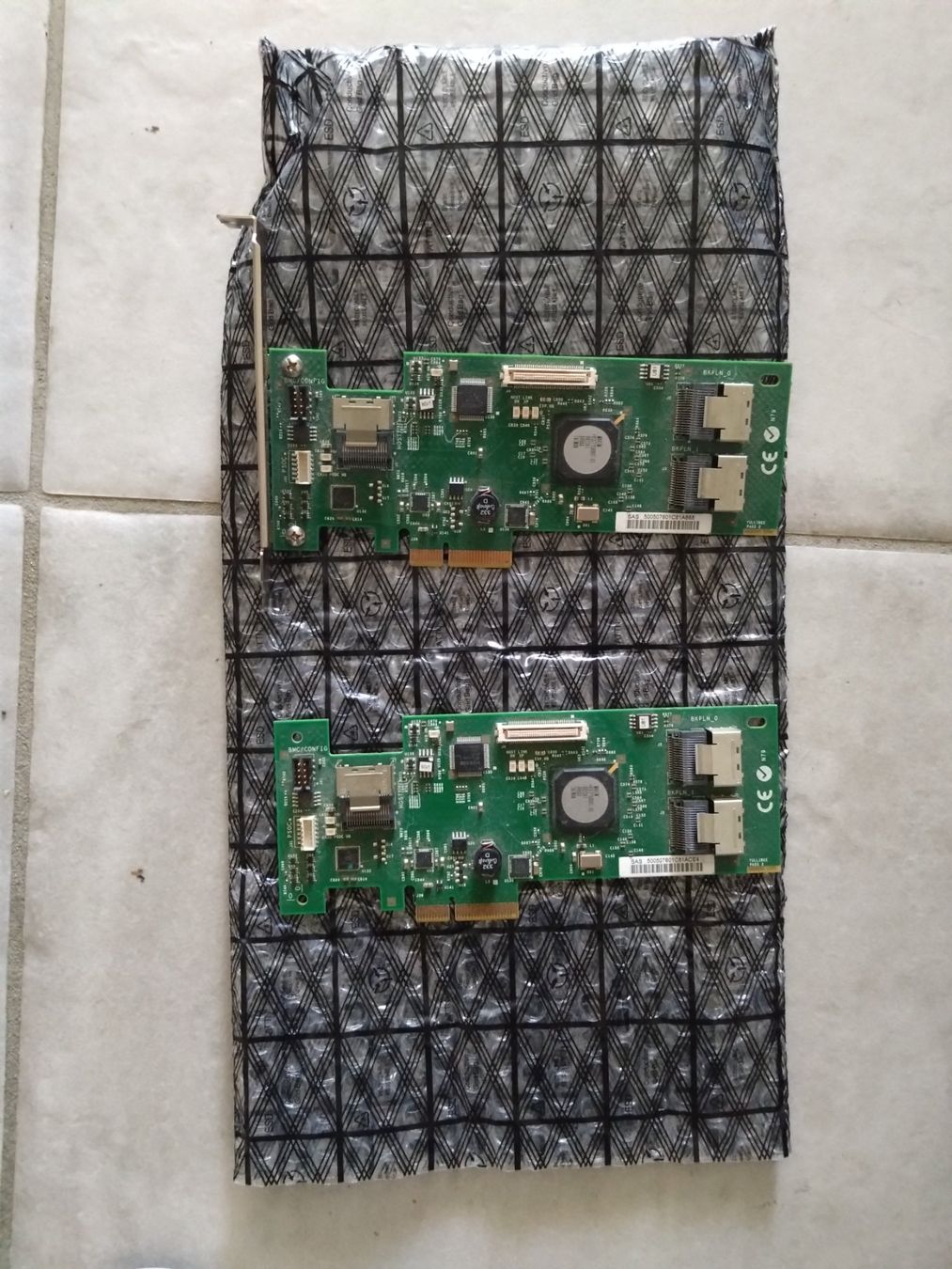 Unità & Adattatore: 2x Cartes Expender SAS/1SATA 2 – Usato da Begnins venduto da Bazar_Digital 1