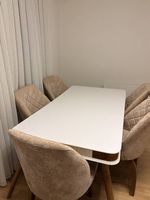 Table à manger et table salon