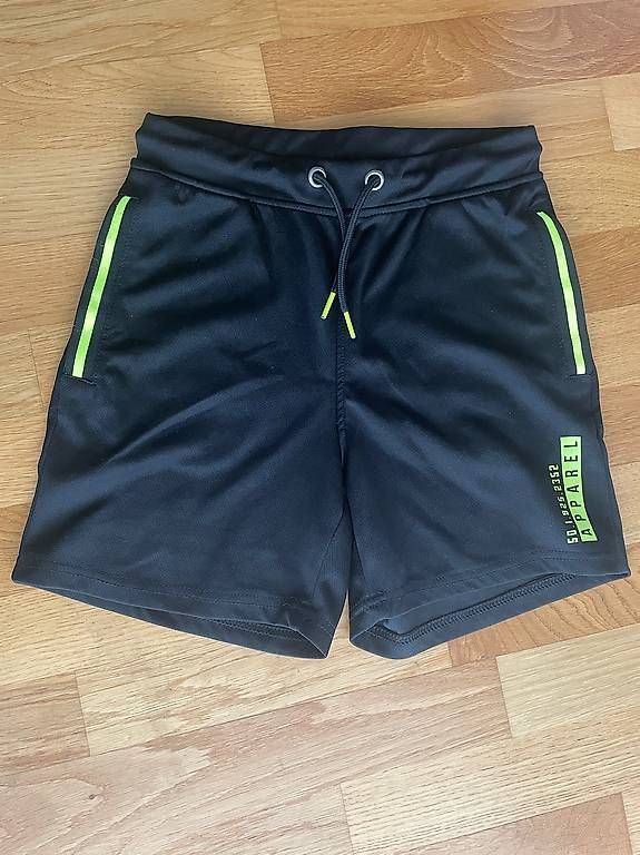 Pantaloni: Turnshort für Junge, Grösse: 134 – Usato da Sursee venduto da k12g223