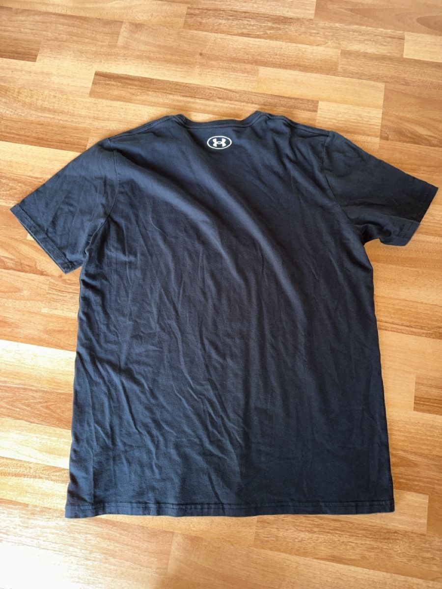 Under Armour T-shirt: Under Armour T-Shirt XL, einf. Brustweite 58cm – Usato da St.Gallen venduto da maierm01 1