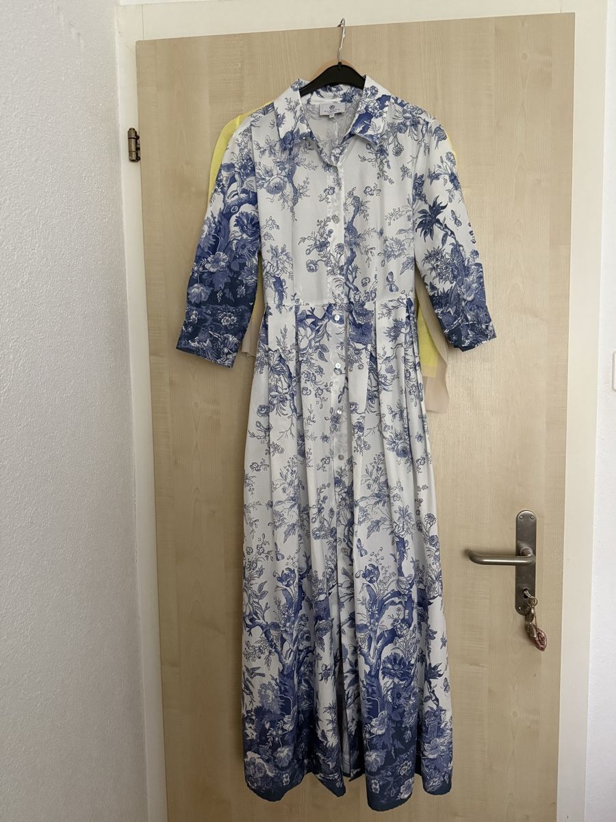 Vestiti: Maxikleid Blumenmuster Blau Weiss Grösse S gebraucht – Nuovo (secondo la descrizione) da Sarnen venduto da Sla_ta 4