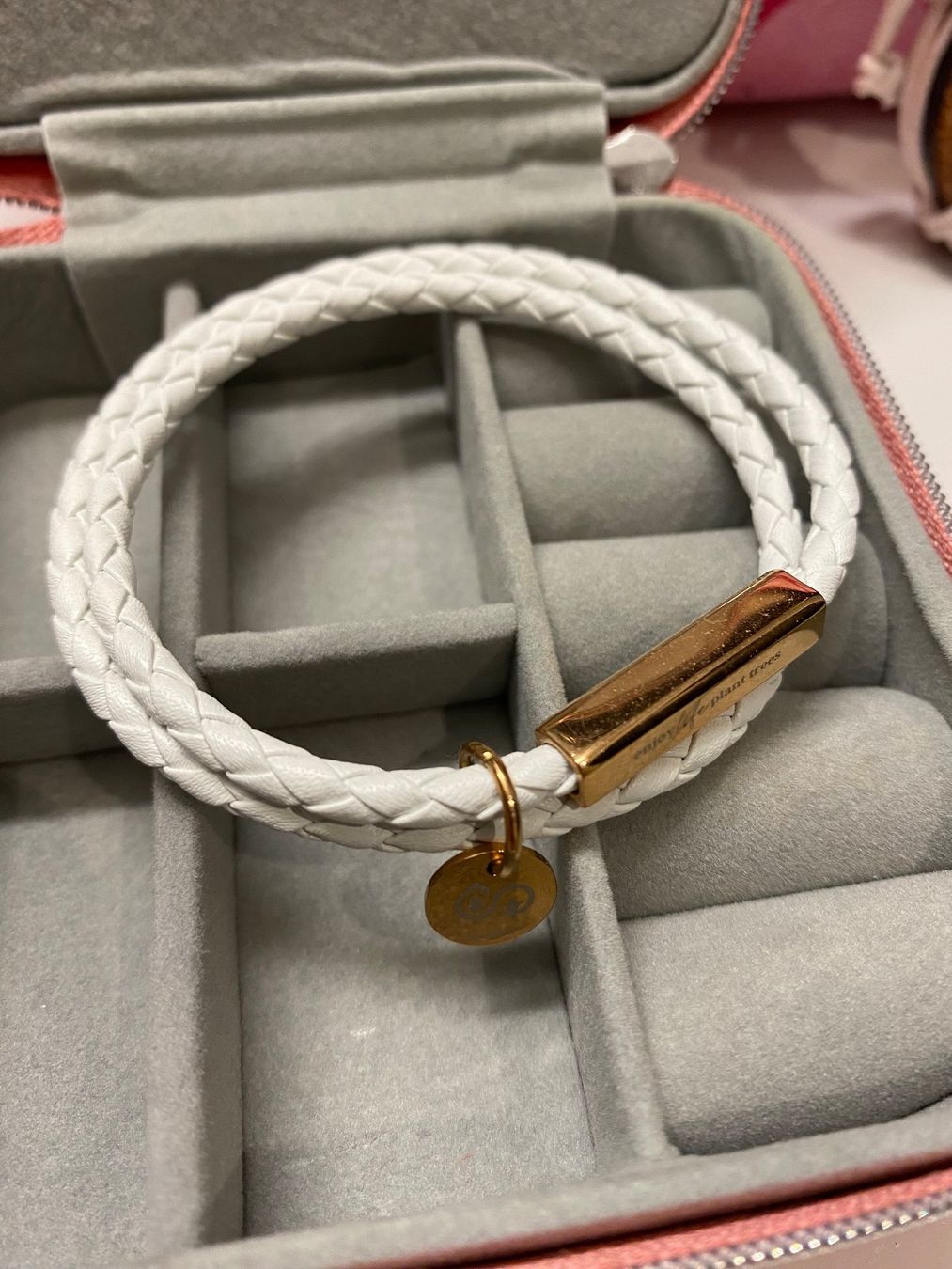 Bracciali & Braccialetti: Leather bracelet from Treeseeds – Nuovo (secondo la descrizione) da Schlieren venduto da tug_568r
