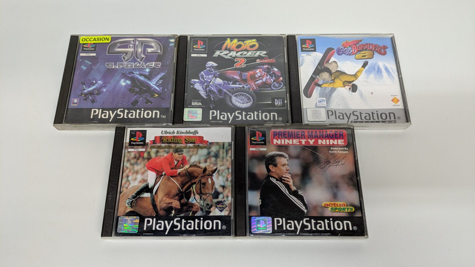 Sony Console: Gepflegte PlayStation 1 mit 2 Controller und 5 Games – Usato da Menziken venduto da mame18 3