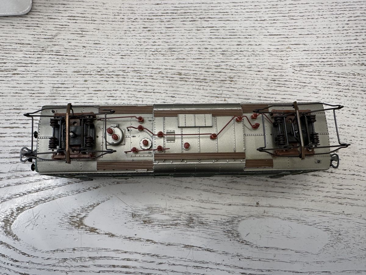Märklin Modellini di ferrovie: Märklin 3049 DB BR 104 – Usato da Lupsingen venduto da New-Haven 3