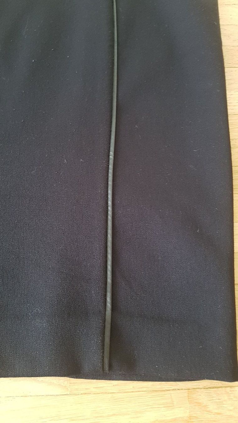 H&M Röcke: Belle jupe noire droite – Neu (gemäss Beschreibung) aus Le Mont-sur-Lausanne von olatiu 3