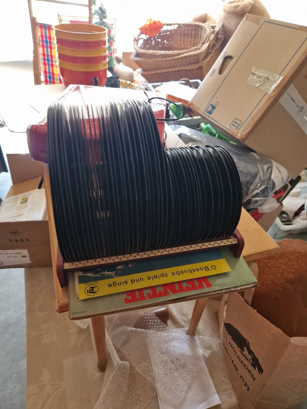 Supporti per strumenti musicali & leggii: Schallplatten Sammlung mit Ständer guter Zustand  – Usato da Mörigen venduto da Clio111 3