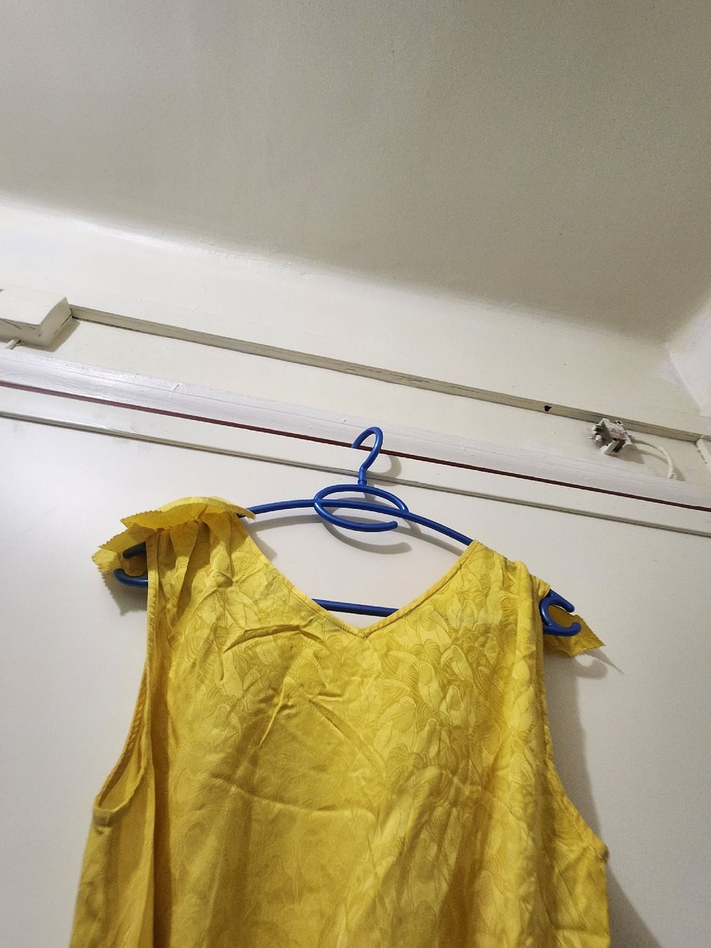 Marc Jacobs Vestiti: Robe Marc by Marc Jacobs jaune sans manches taille M – Usato da Niedergösgen venduto da Eva2410 3